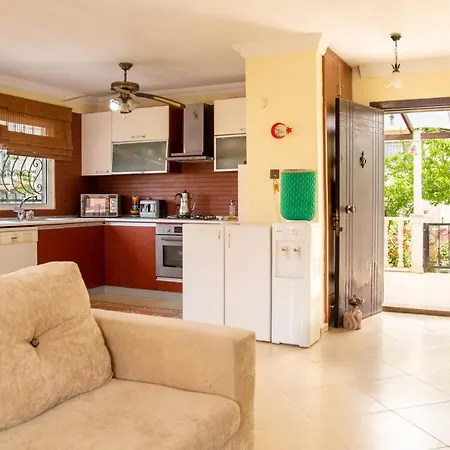 Summer House With Garden And Nature View In Cesme מלון 3*