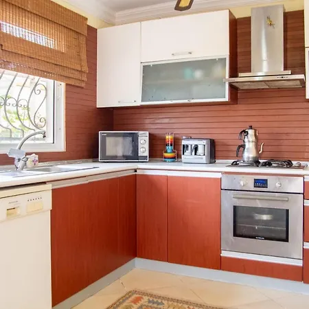 Summer House With Garden And Nature View In Cesme מלון