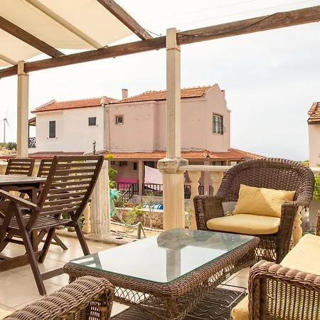 Summer House With Garden And Nature View In Cesme מלון