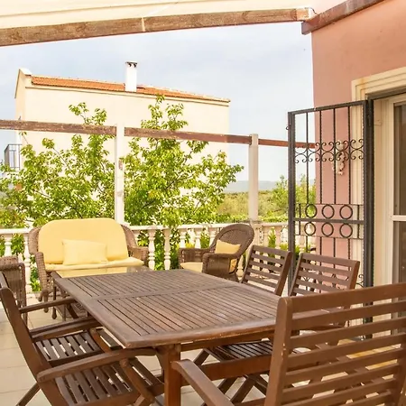 Summer House With Garden And Nature View In Cesme Ildiri