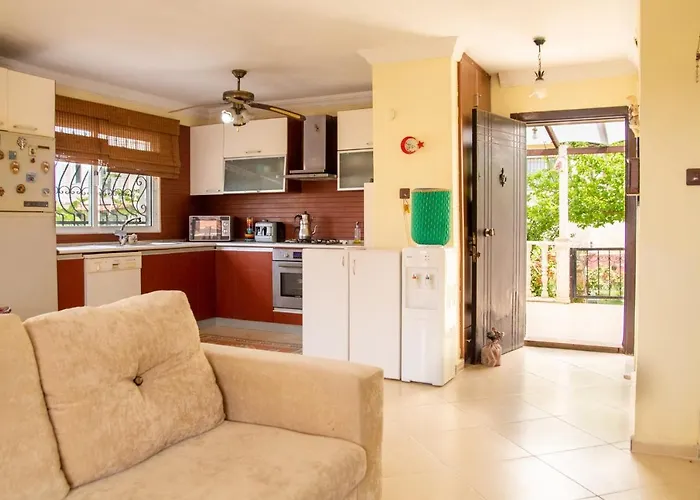 Summer House With Garden And Nature View In Cesme מלון 3*